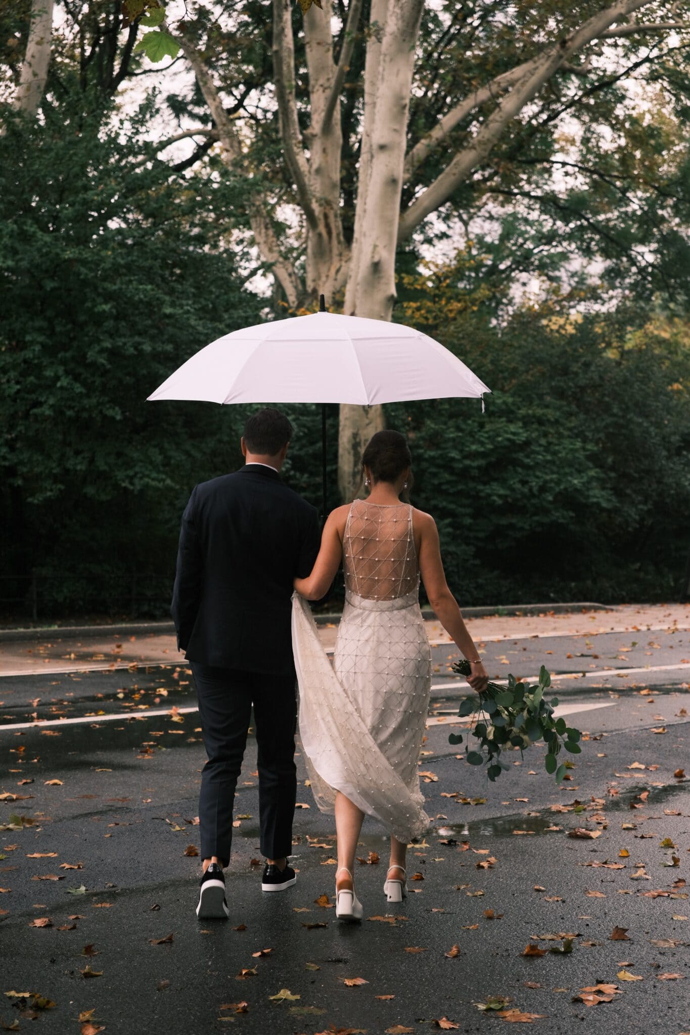 was tun wenn es regnet, secondhand brautkleider, Blumenkinder Hochzeit, kinderbetreuung hochzeit, hochzeitsplanung karlsruhe, regenschirme hochzeit